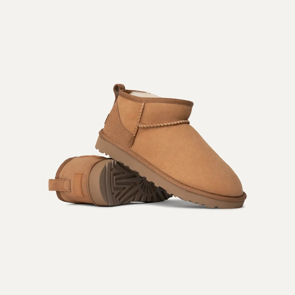 Chestnut mini ankle boots seen from the back, short shaft stopping above the ankle