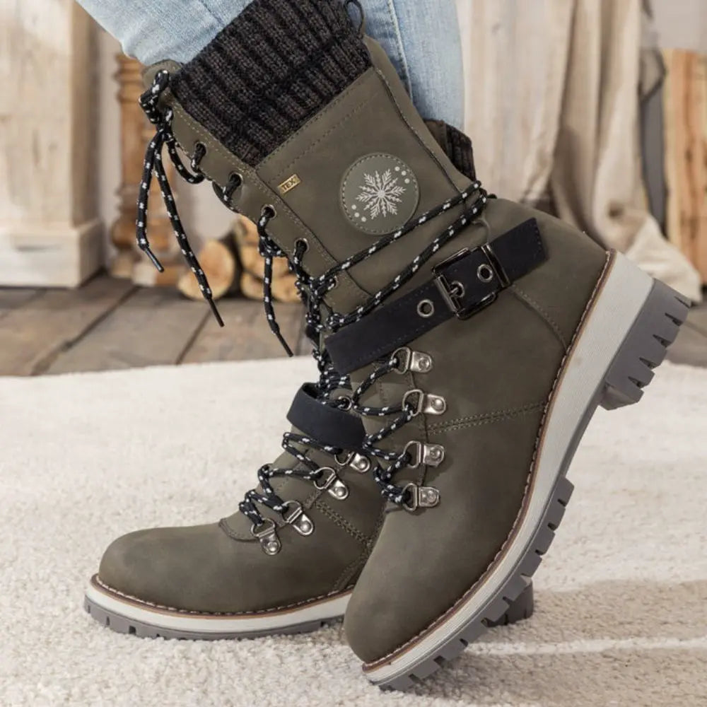 Green orthopedic snow boot, three-quarter product view