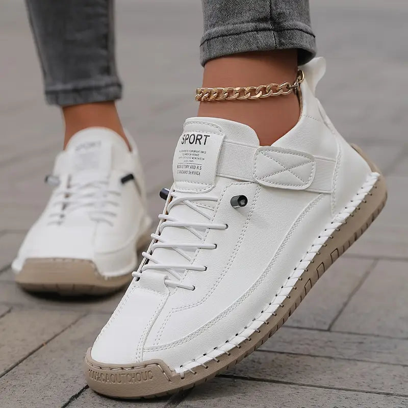 The women's wide-fit orthopedic sneaker in White
