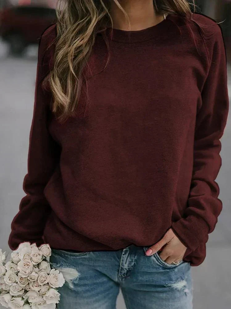 Crewneck sweatshirt for women in wine red, front view of the ribbed crew neckline
