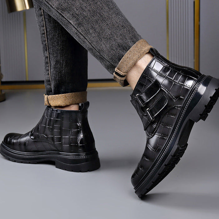 Ankle boots for women, rear view of the shaft and heel