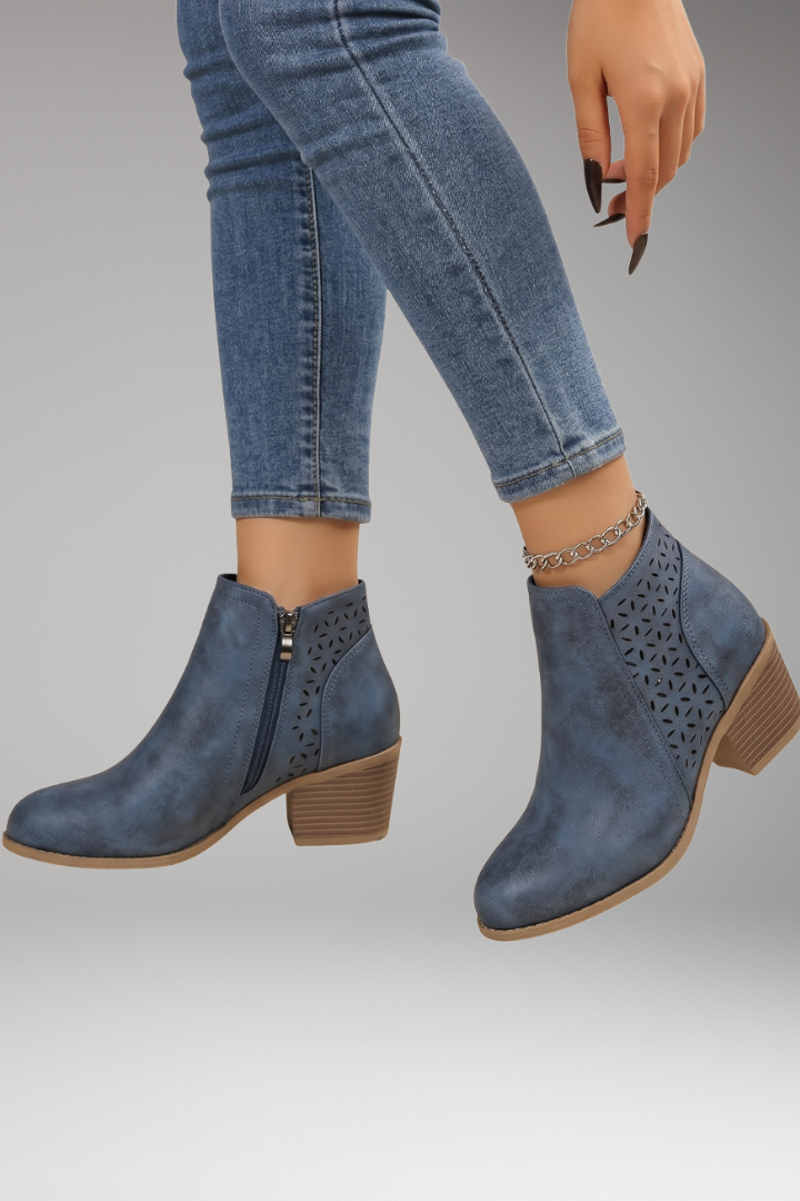 Cut out ankle boots in Blue