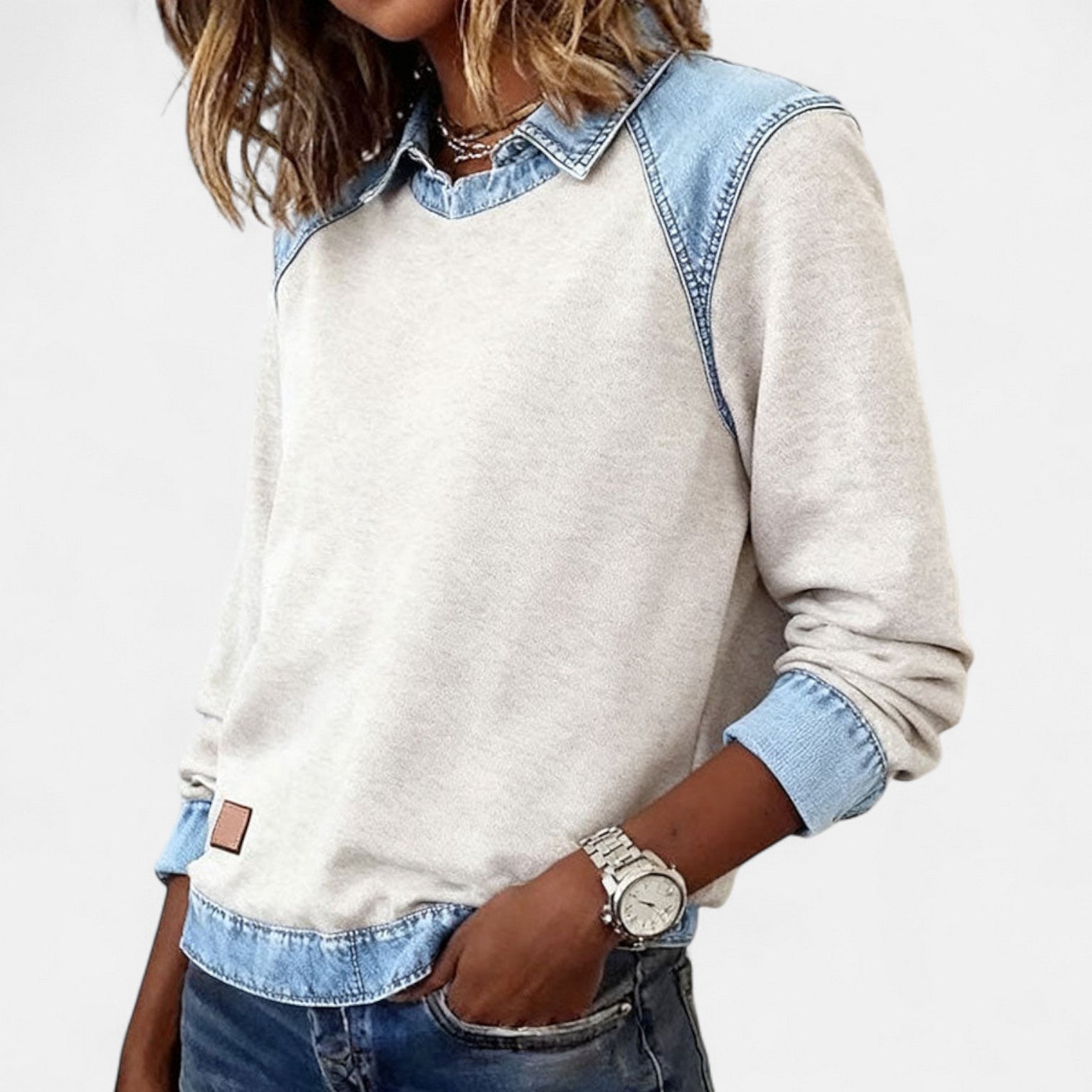 Women's long sleeve top — detail of the fabric and stitching
