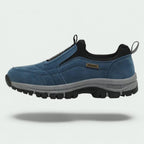 Slip on sneakers for men, close-up of the padded collar