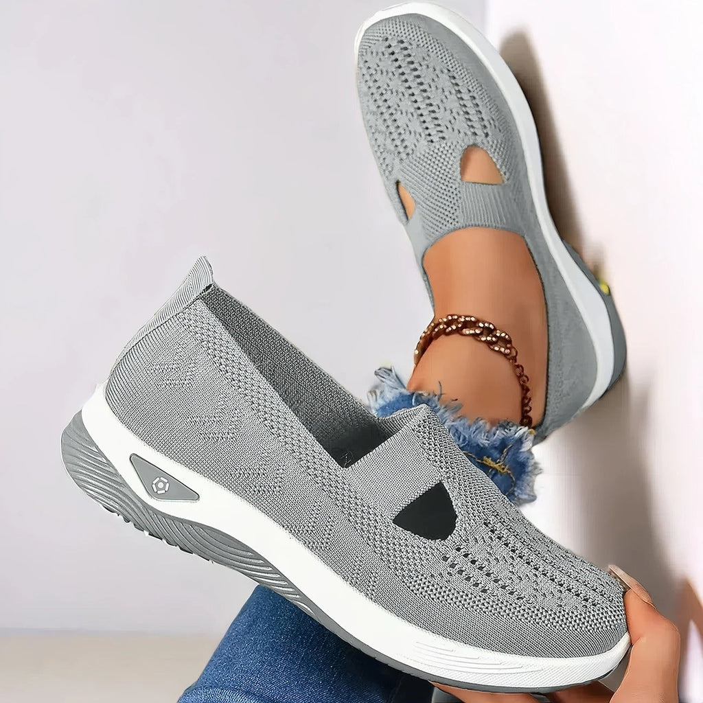 Memory foam walking shoes for women, detail of the hollow knit mesh air channels